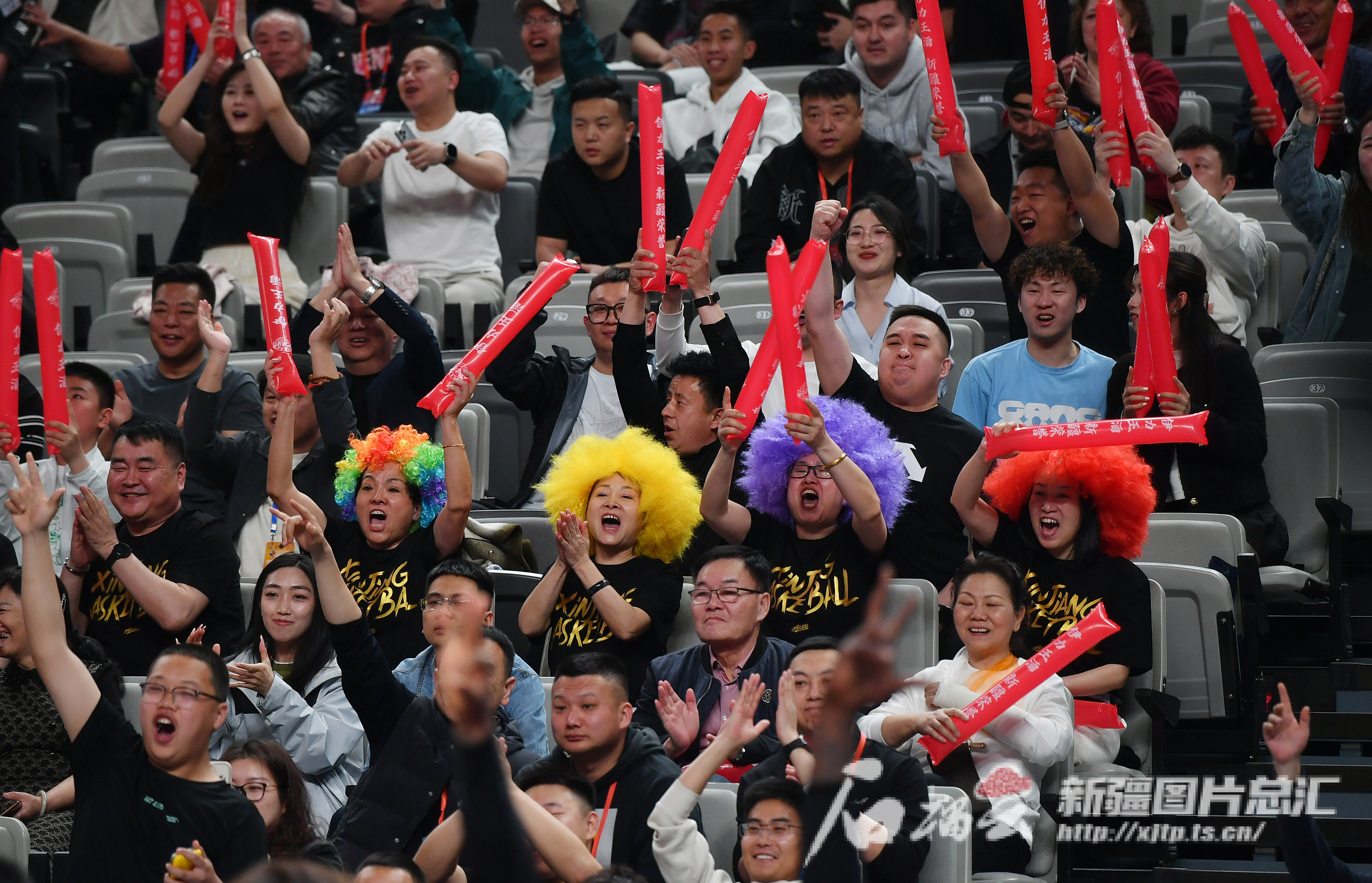 阿斯顿维拉训练开放日，赛后复出首秀引欢呼，CBA季后赛在即，球队文化再被提及的简单介绍