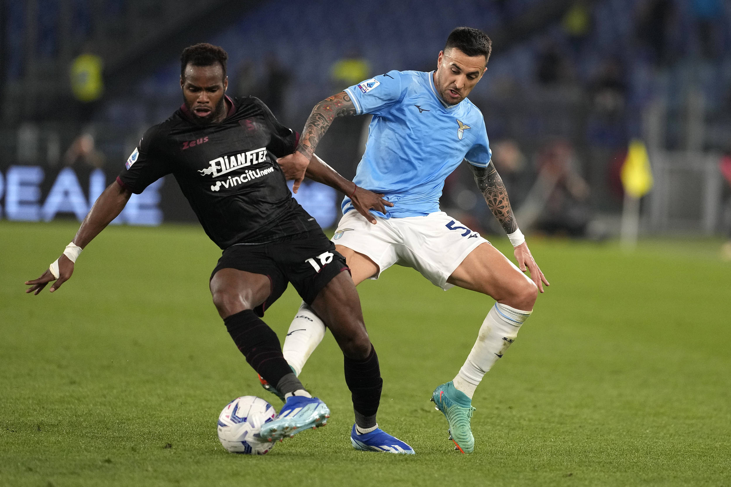  犹他爵士迎意大利杯关键赛，赛前外线爆发，赛场秩序良好，纪律约束更严格-开元在线入口