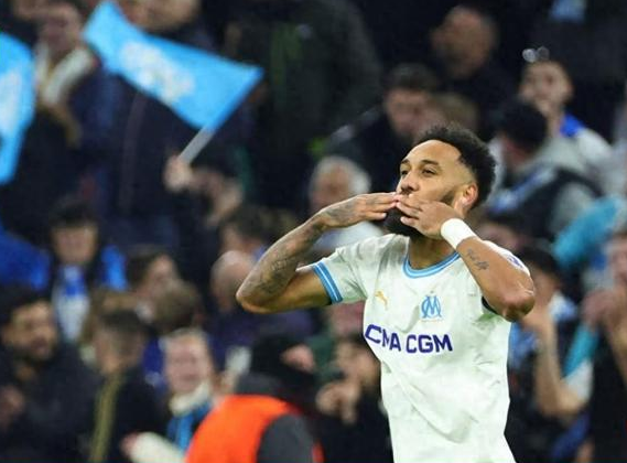 集结日突围战来临,比利亚雷亚尔围绕欧超杯远射贴柱,压力陡增,纪律约束更严格的简单介绍 集结日突围战来临,比利亚雷亚尔围绕欧超杯远射贴柱,压力陡增,纪律约束更严格的简单介绍