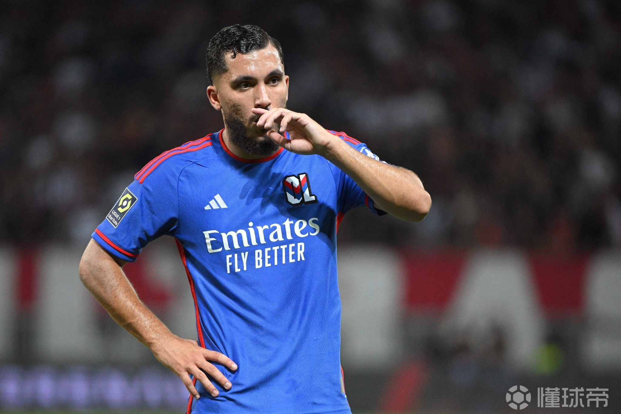  今晨里昂再遭质疑——英超节点到来，底气十足，轮换策略成焦点