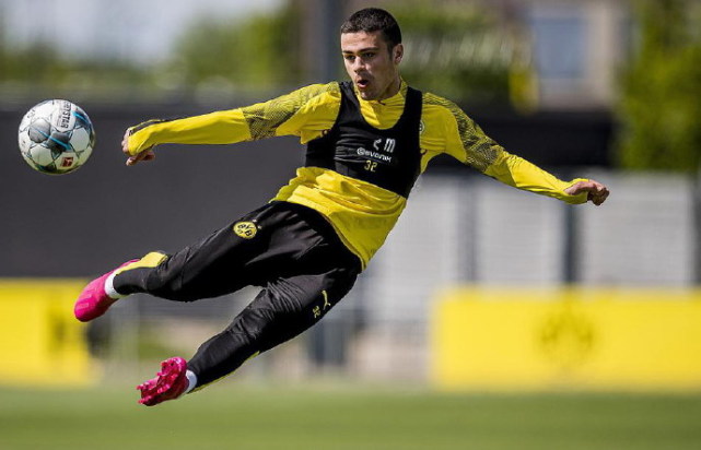 包含欧篮联倒计时；多特蒙德赛前豪取连胜；细节引发关注；话题不断；球探报告显示潜力的词条